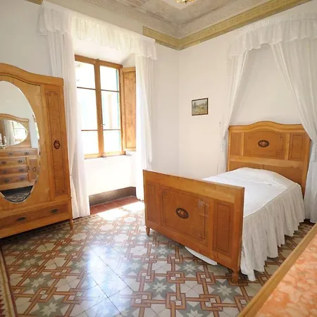 Pieroni - Barga Castelvecchio Pascoli